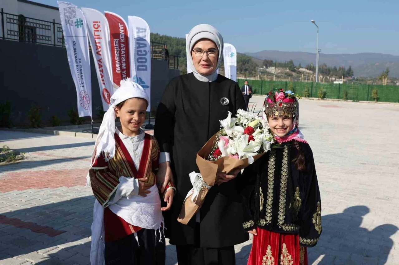 Emine Erdoğan, Hatay Engelli Sosyal Girişimcilik Merkezi’nin açılışını yaptı
