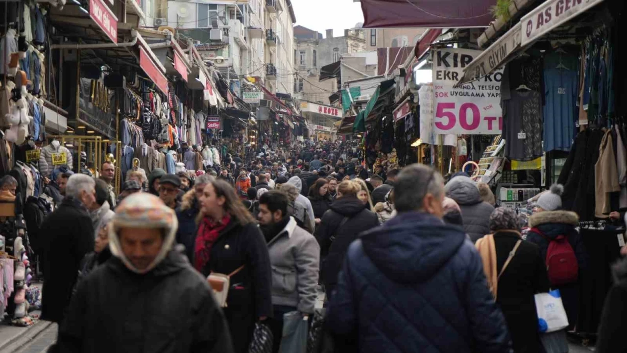 Eminönü’nde Ramazan hareketliliği
