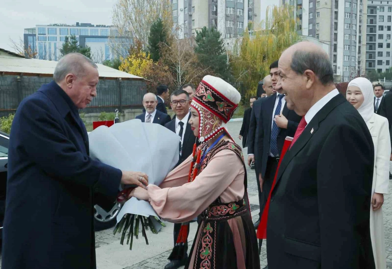 Erdoğan: &quot;Türkiye-Kırgızistan kardeşliğini ve iş birliği ruhunu geleceğe taşımak üzere kararlı adımlar atıyoruz”
