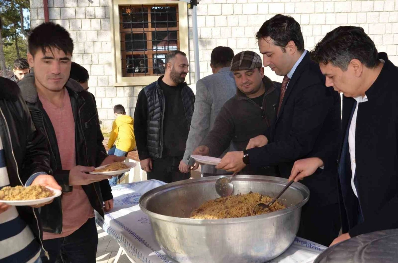 Ertuğrul Gazi Türbesi’nde yılların geleneği yaşatılıyor
