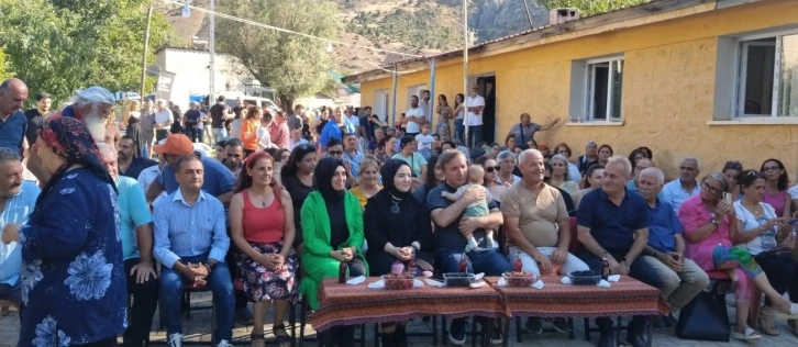 Erzincan’da çilek ve böğürtlen festivali düzenlendi
