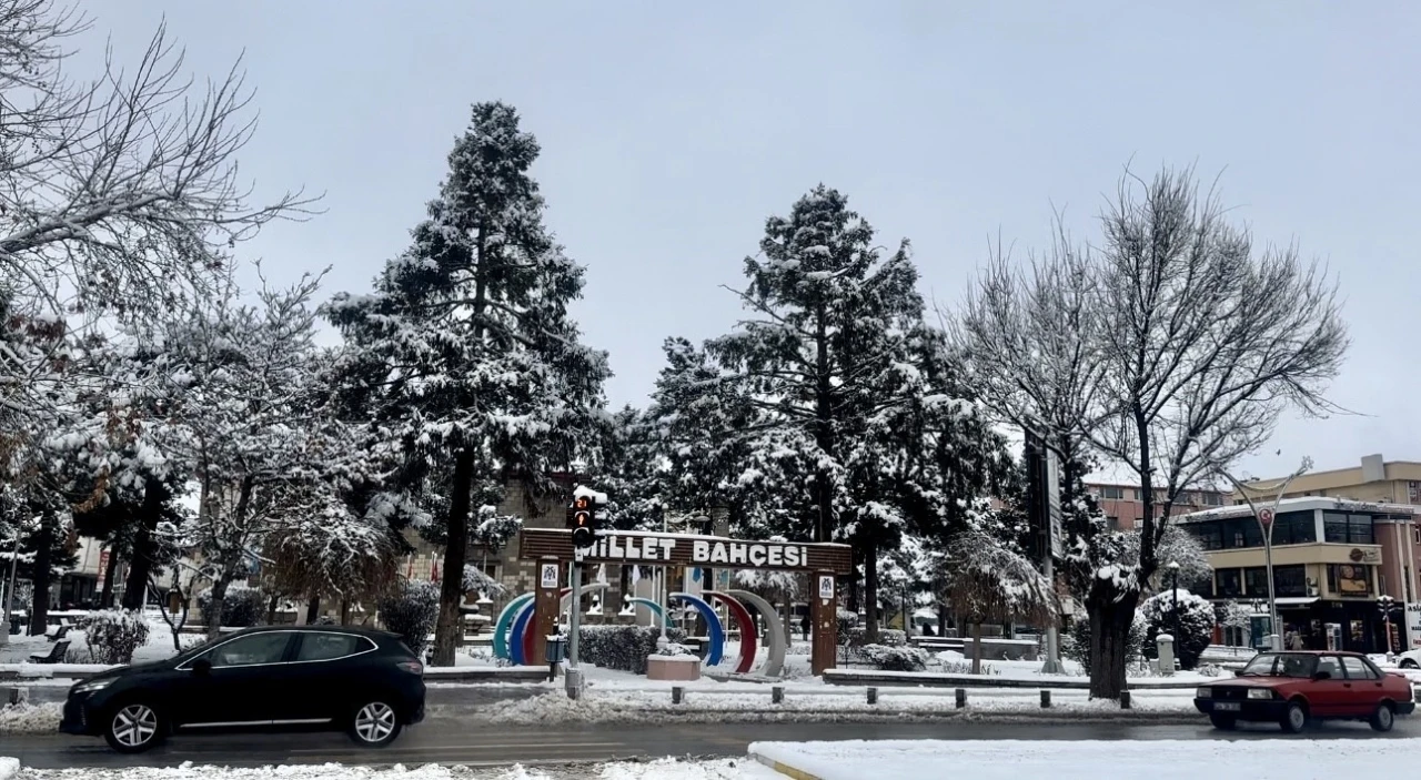 Erzincan’da kar ve tipi etkisini sürdürdü
