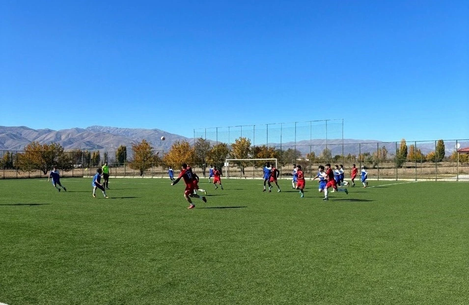 Erzincan’da yurtlar arası turnuvalar başladı
