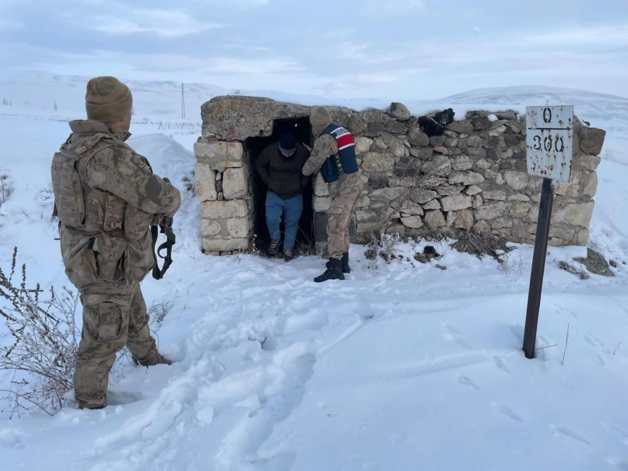 Erzurum’da 51 düzensiz göçmen yakalandı
