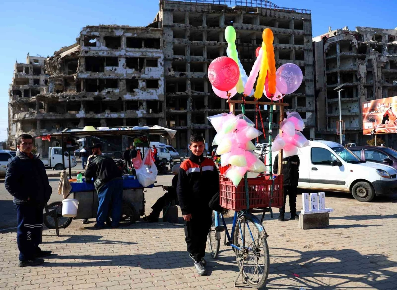 Esad rejiminden kurtulan Humus’ta "yeniden inşa" heyecanı
