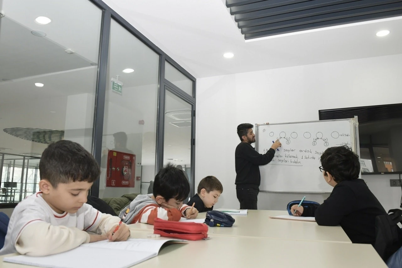 Esenyurt Belediyesi Çocuk Üniversitesi’nin yeni dönem kayıtları başladı
