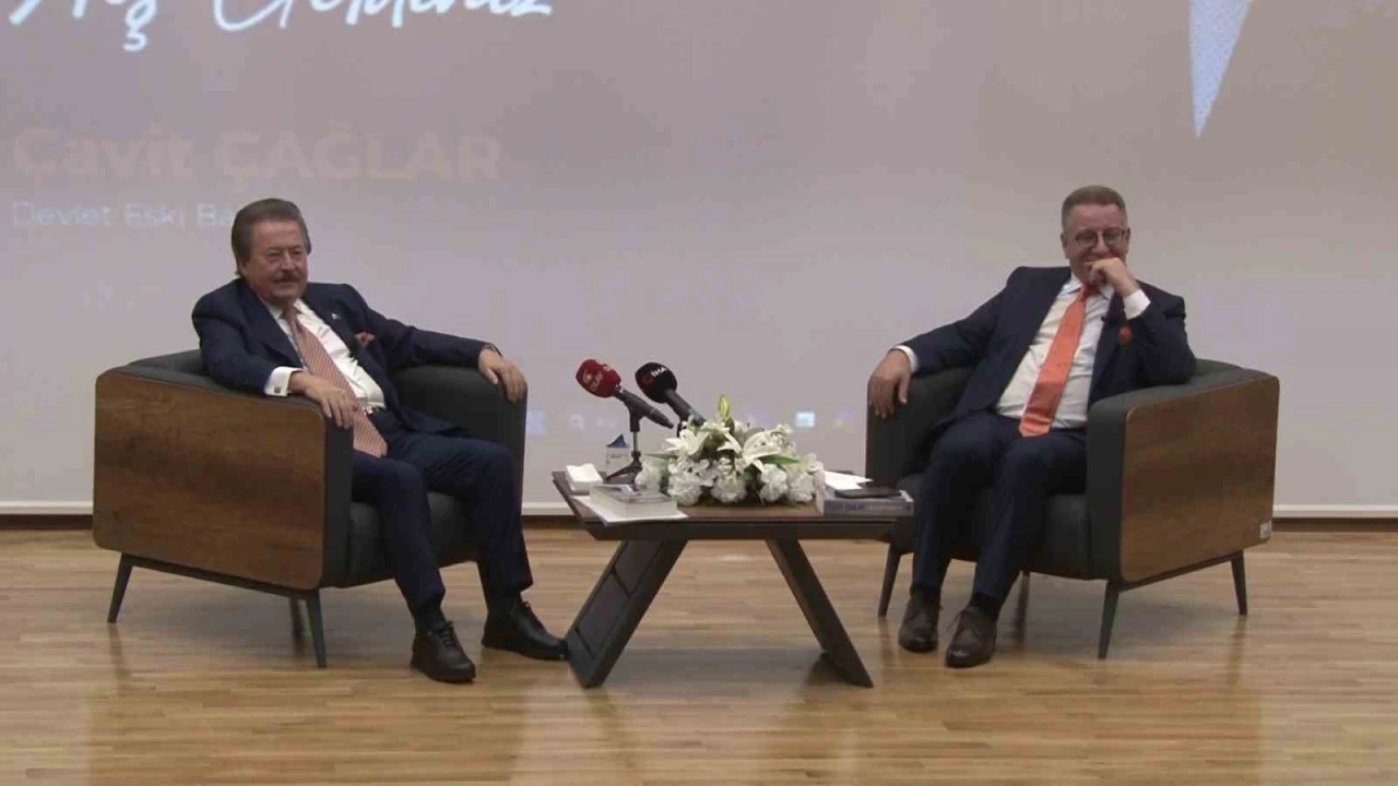 Eski Devlet Bakanı Çağlar: "Üniversiteler hayata başlayan insanların yol çizeceği fabrikalardır"
