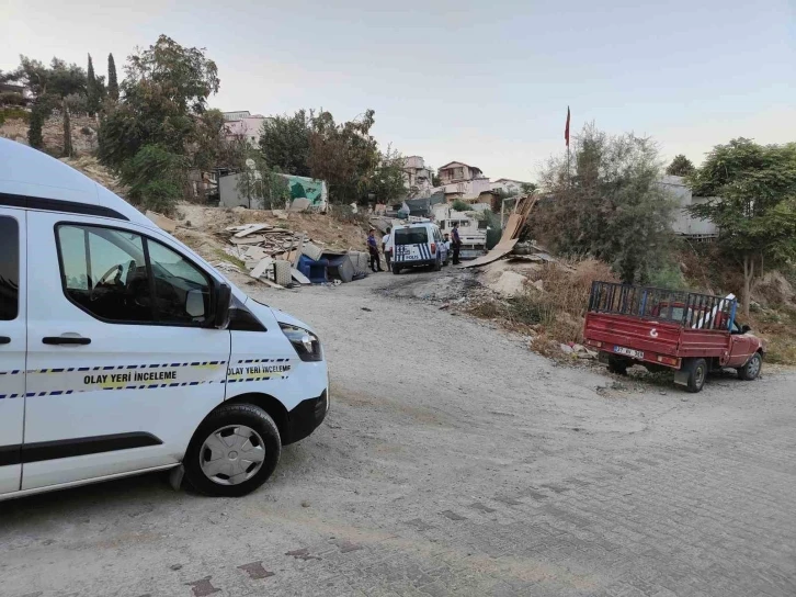 Evinin bahçesini temizlerken elektrik akımına kapılan kadın hayatını kaybetti
