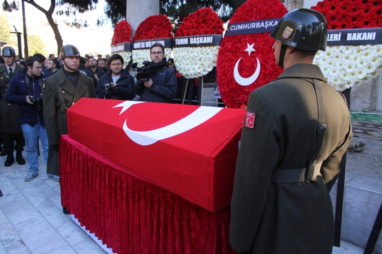 Evlilik yıl dönümünde şehit düştü, kızının doğum gününde toprağa verildi
