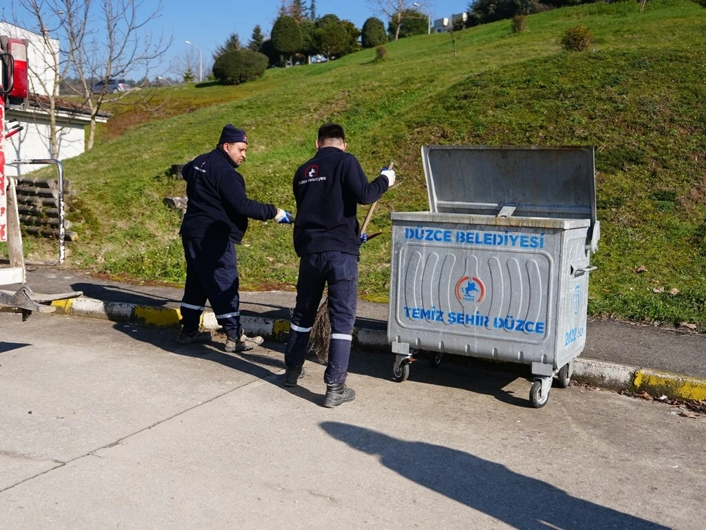 Evsel olmayan atıkları konteynerlere atmayın
