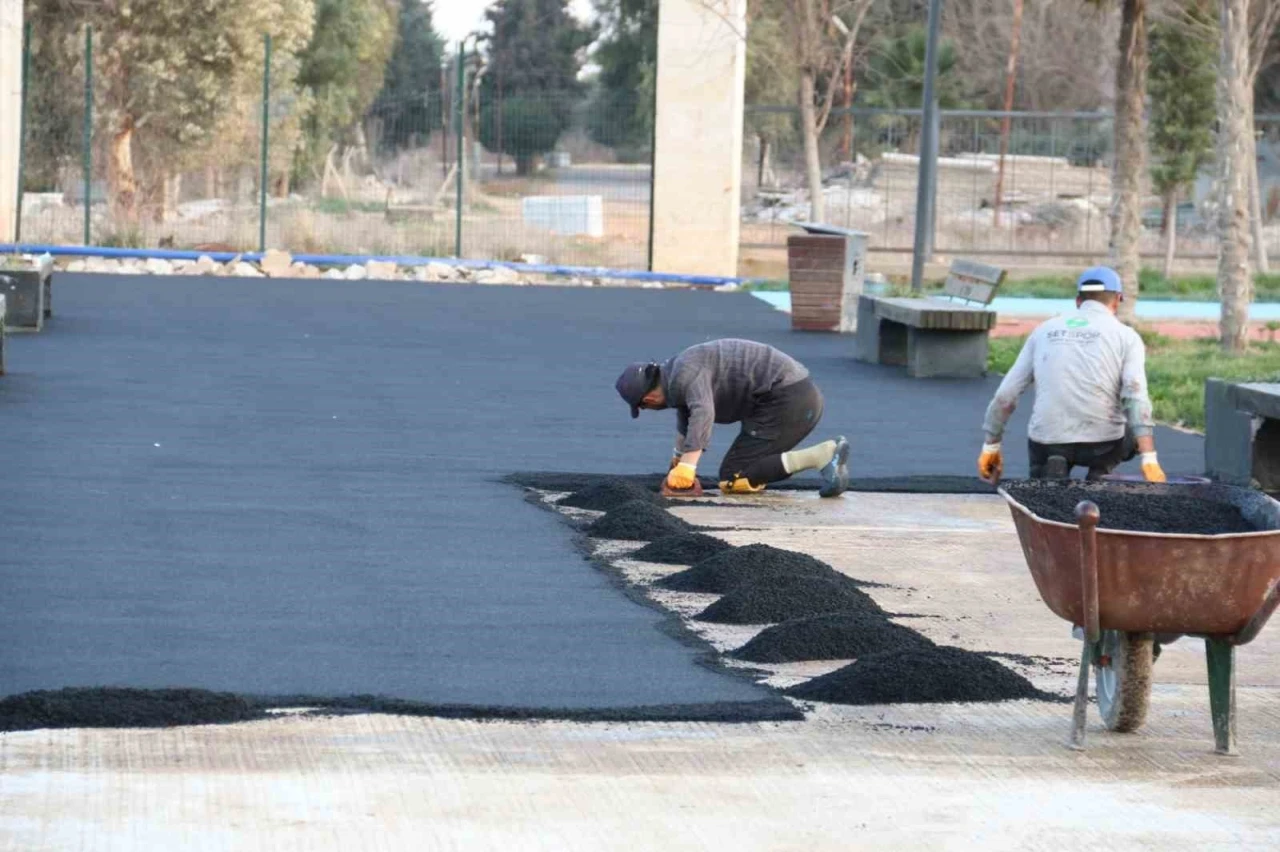 Eyyübiye Millet Bahçesinde bakım ve onarım çalışması
