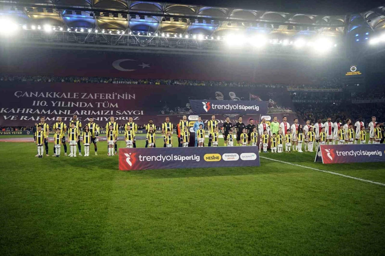 Fenerbahçe-Samsunspor maçında 18 Mart Çanakkale şehitleri anıldı
