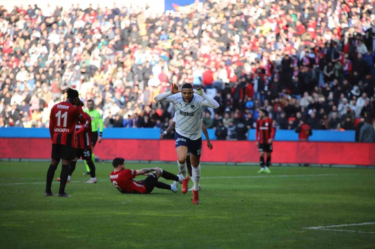 Fenerbahçe, Türkiye Kupası’nda 3’te 3 yaparak çeyrek finale yükseldi
