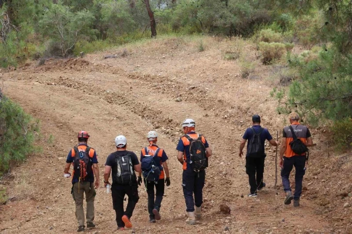 Fethiye’de kayıp kişiyi arama çalışması sürüyor
