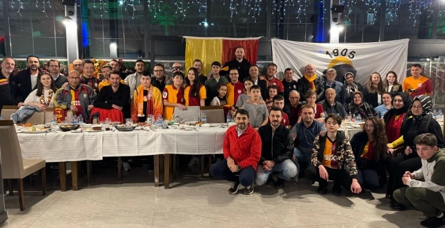 Galatasaraylılar iftarda bir araya geldi
