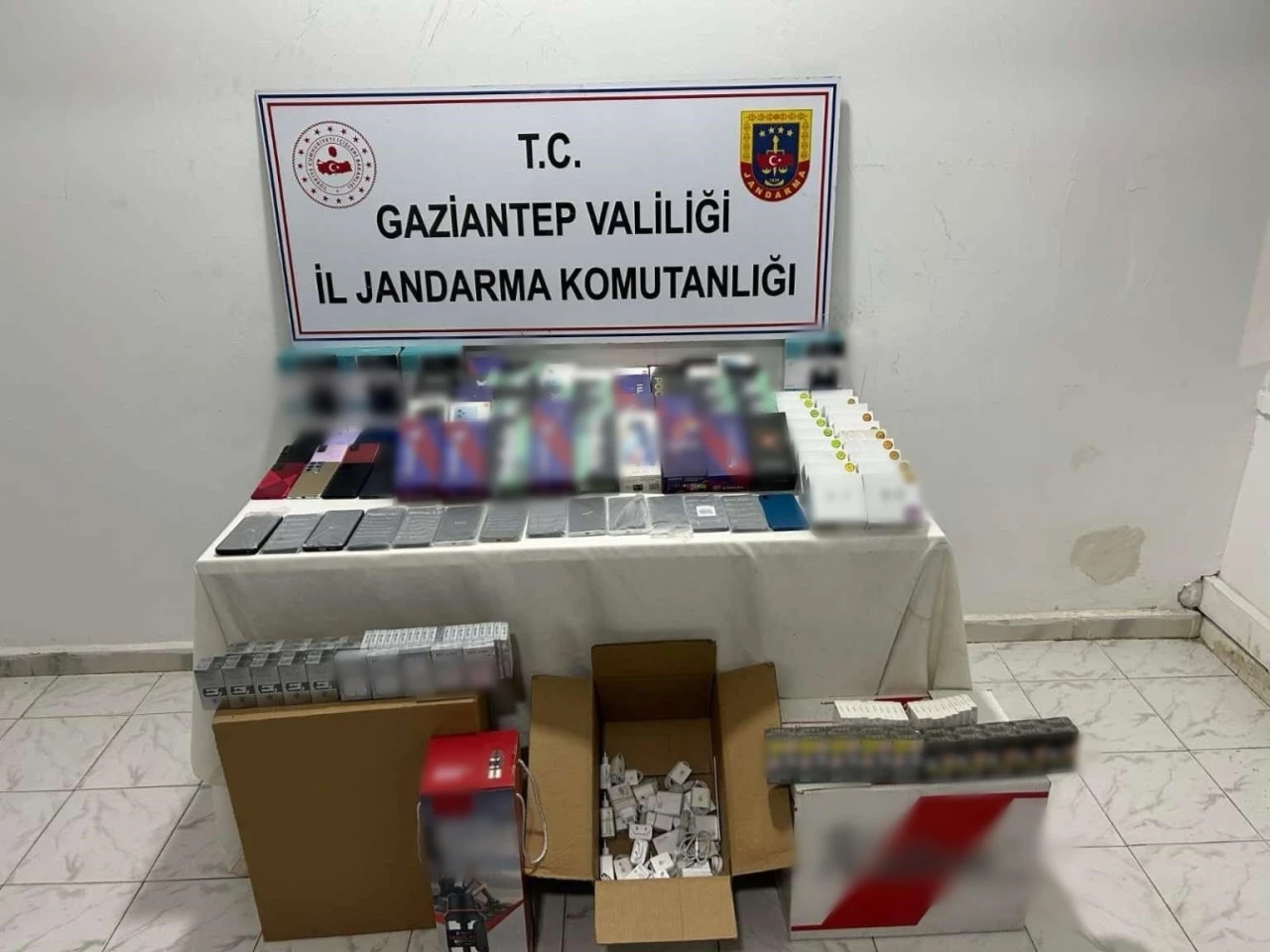 Gaziantep’te 3 milyon TL değerinde kaçak ürün ele geçirildi
