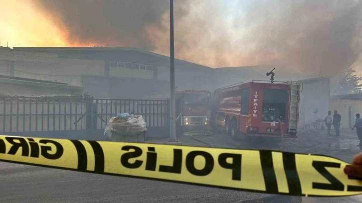 Gaziantep’te elyaf fabrikasında korkutan yangın
