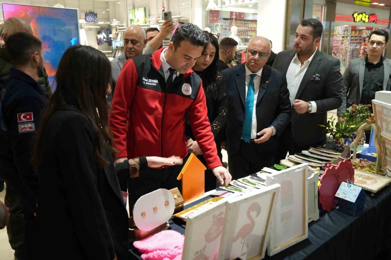 Gaziantep’te engelli bireylerin el emeği ürünleri sergilendi
