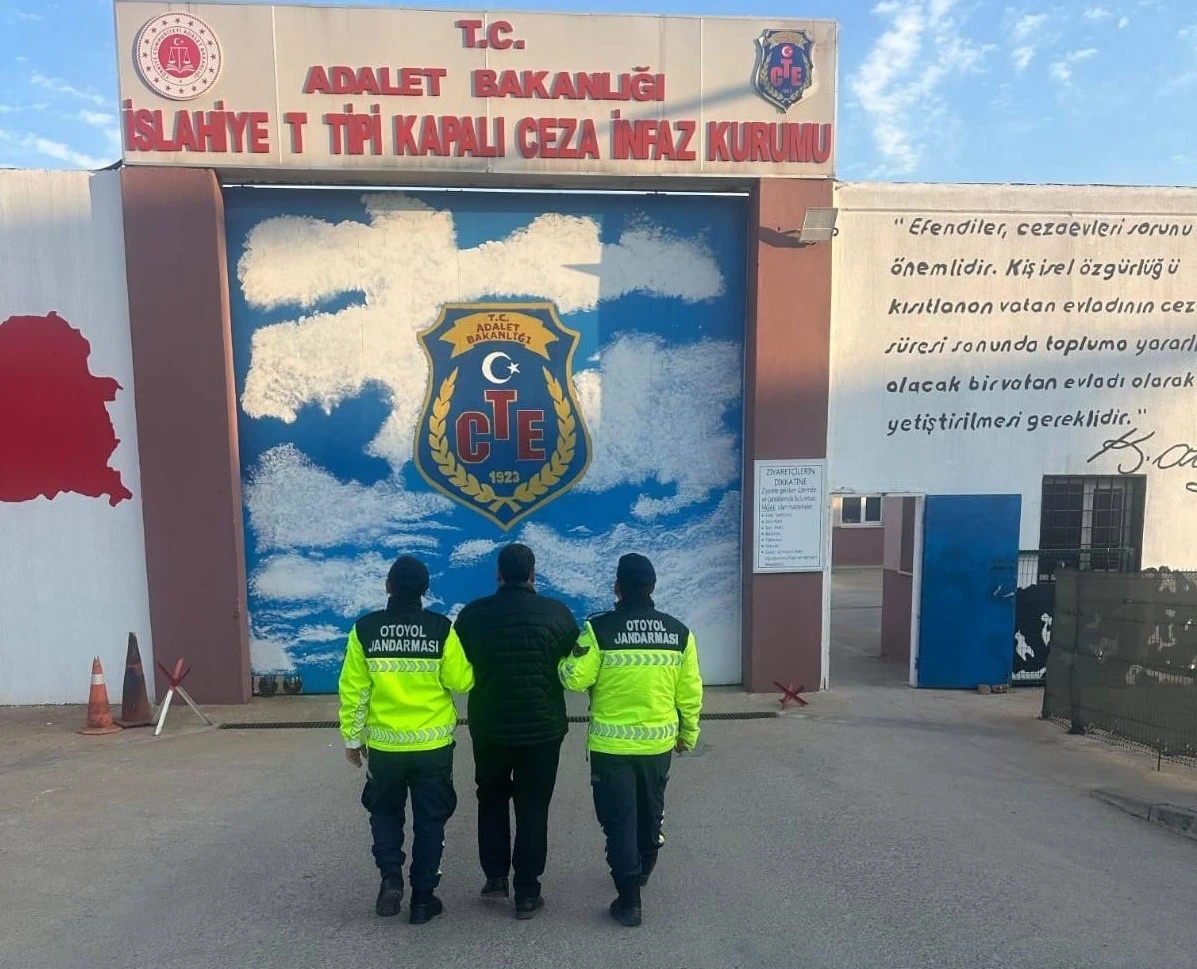 Gaziantep’te kaçak göçmen organizatörü 2 şahıs tutuklandı
