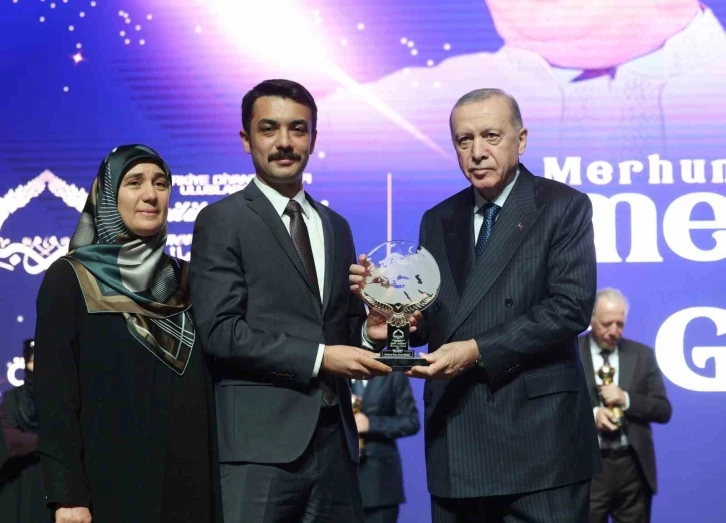 Gedizli merhum Müftü Ömer Faruk Bilgili uluslararası iyilik ödülüne layık görüldü
