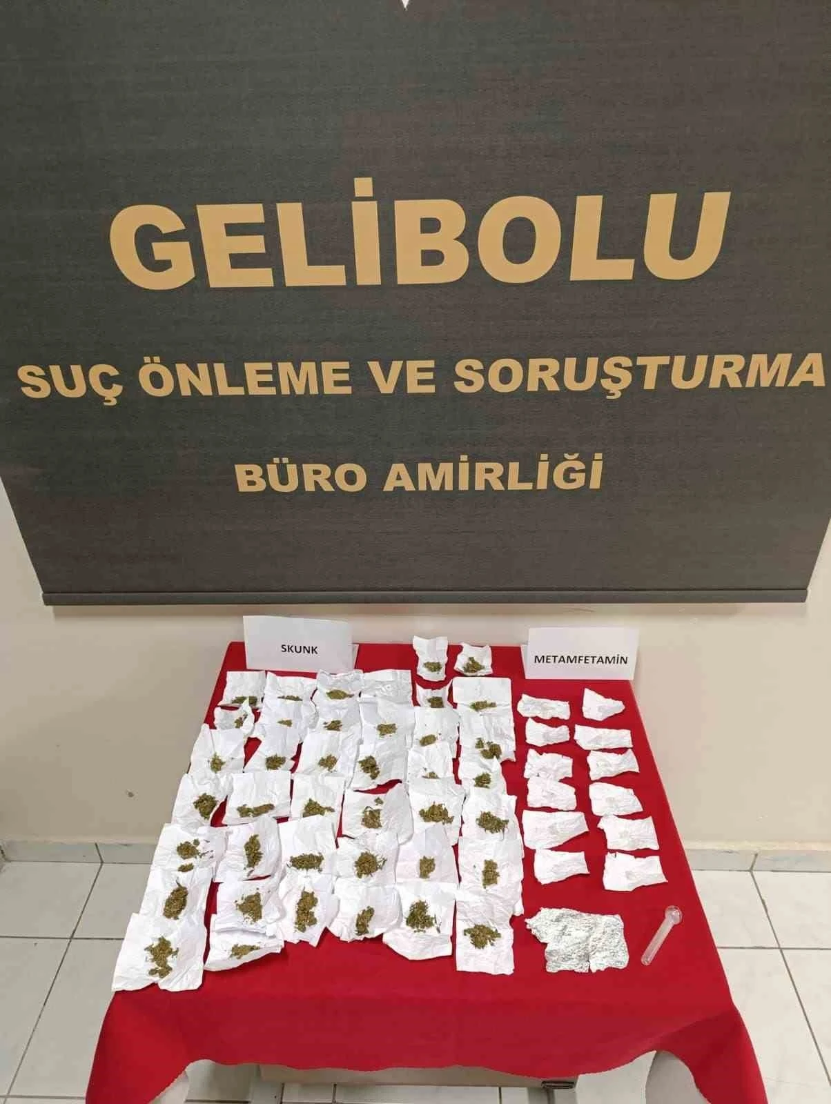 Gelibolu’da piyasa değeri 300 bin TL olan uyuşturucu madde ele geçirildi
