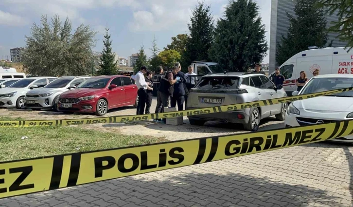 Genç kadın evlilik yıl dönümünde aracında ölü bulundu
