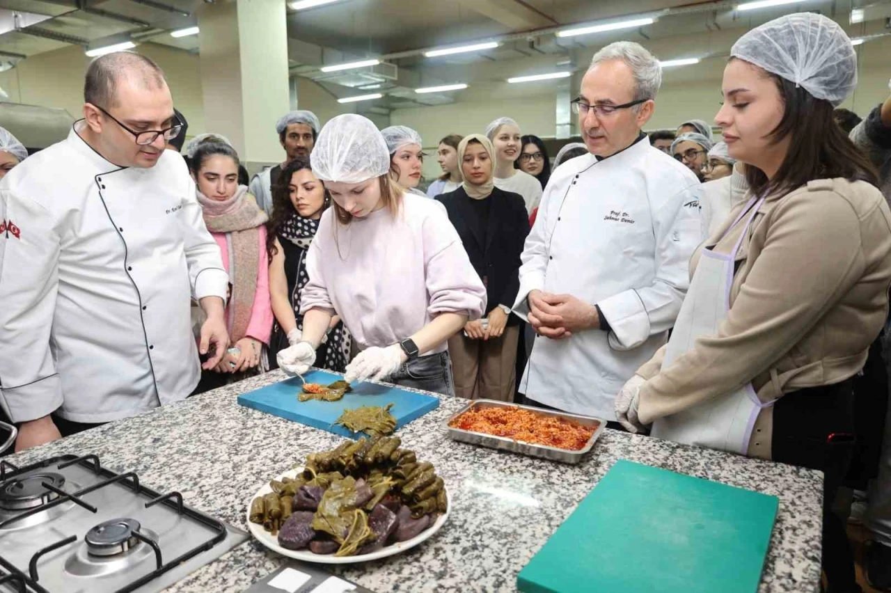 GİBTÜ’de Kültürel Buluşma: Uluslararası öğrenciler Türk mutfağını keşfetti
