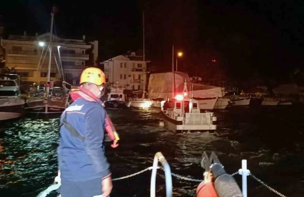 Fethiye Açıklarında Arızalanan Tekne Kurtarıldı