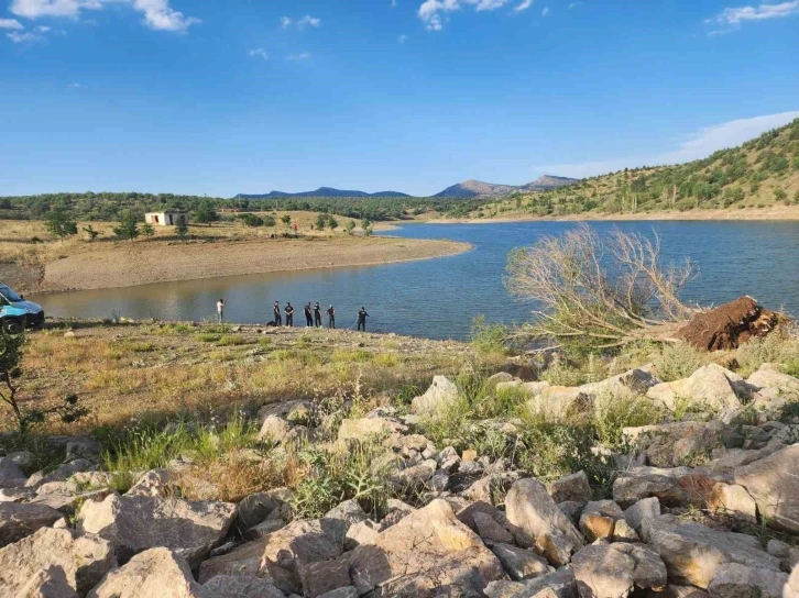 Gölete giren 15 yaşındaki çocuk boğuldu
