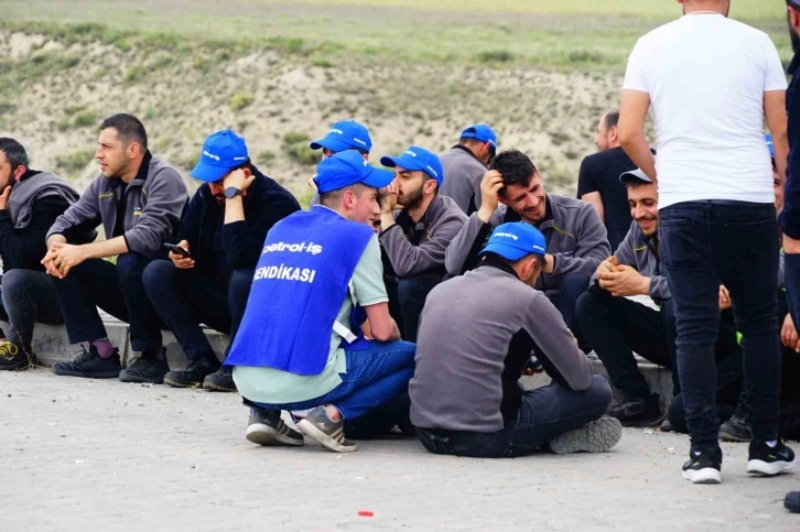 Grev kararı dev lastik fabrikasında üretimi durdurdu
