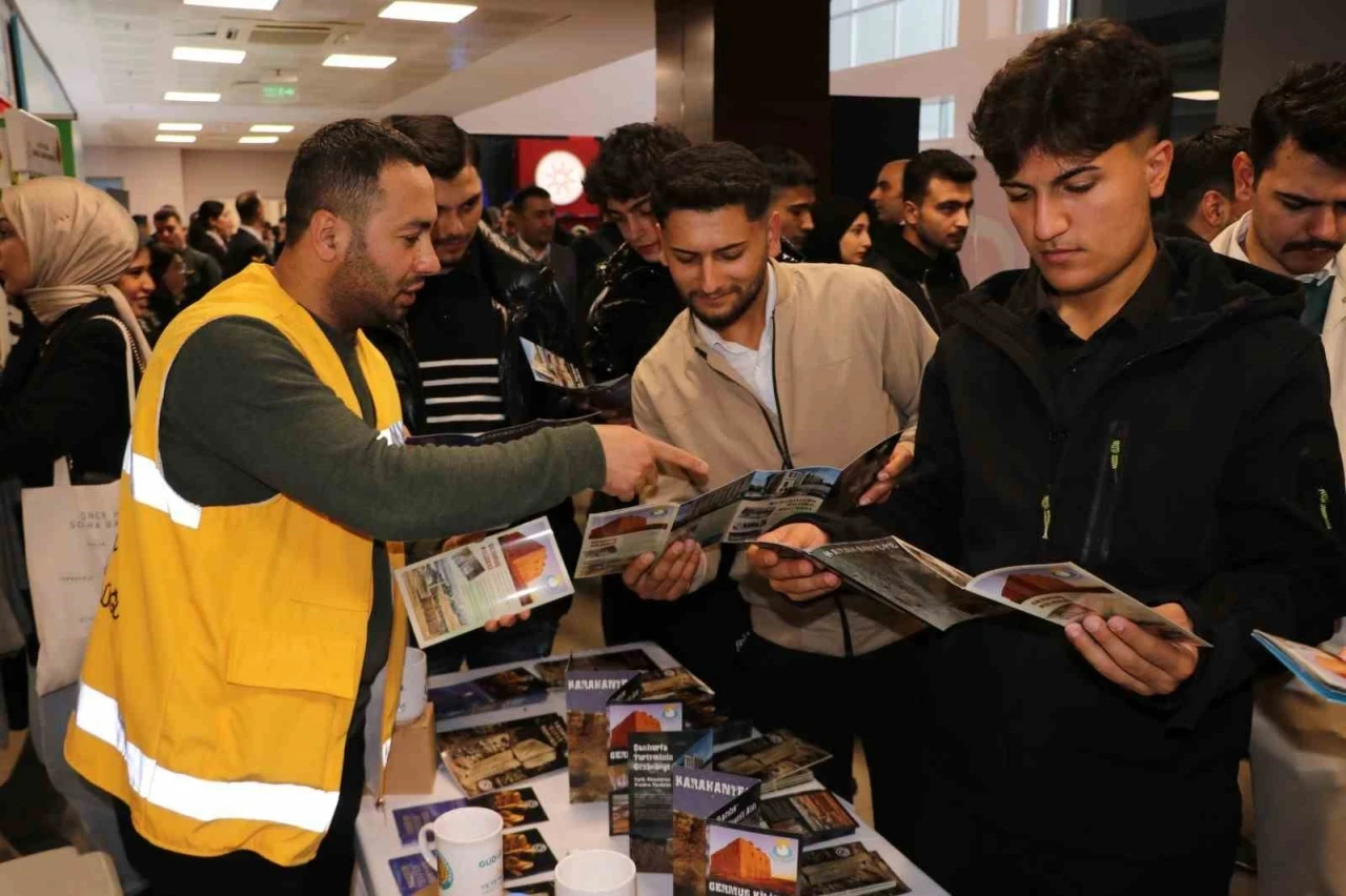 Güneydoğu Kariyer Fuarında Haliliye Belediyesinden öğrencilere destek
