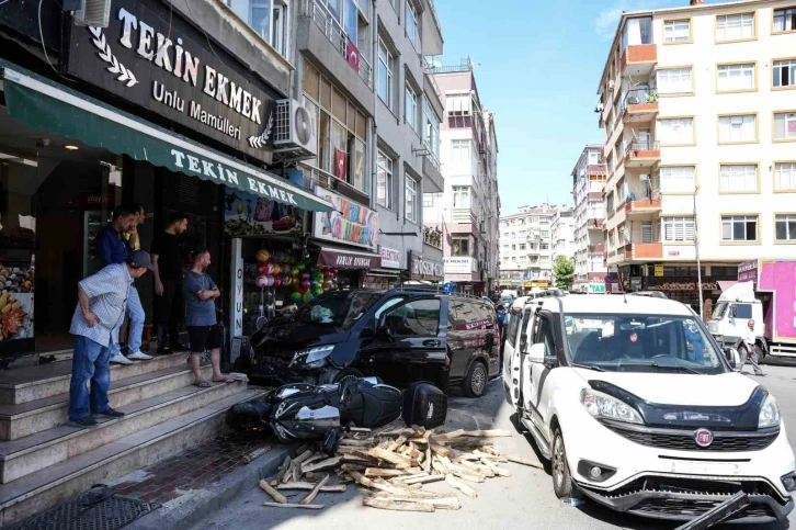 Güngören’de alkollü sürücü caddeyi birbirine kattı
