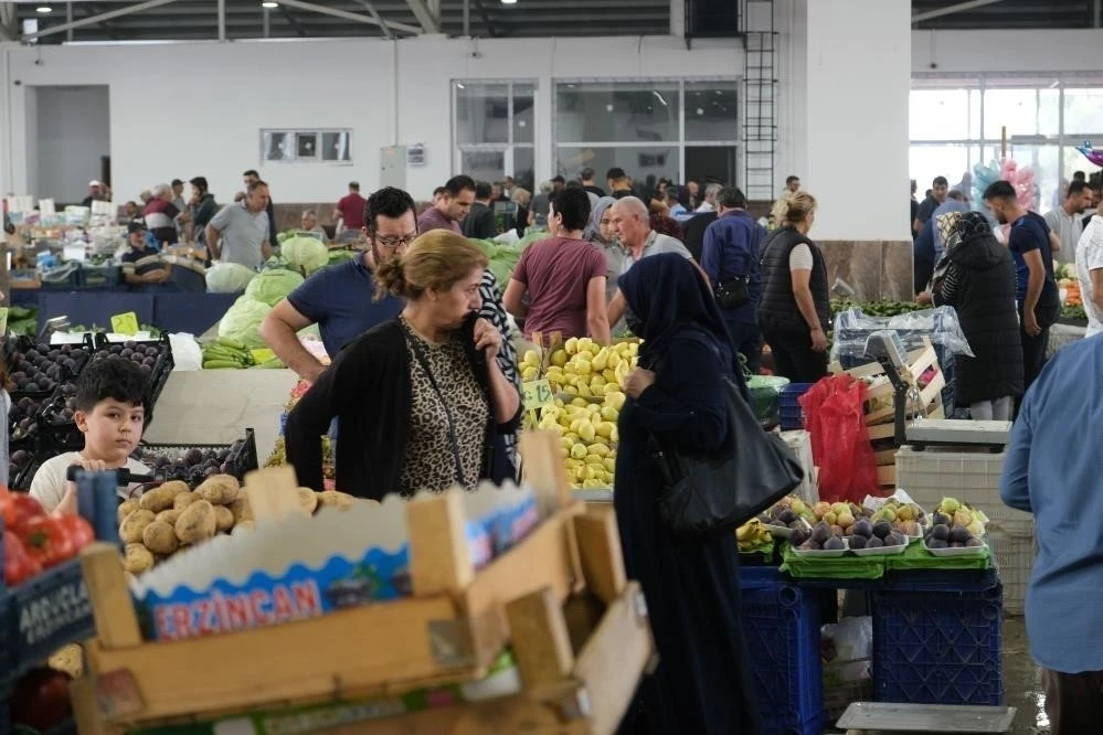 Güven endeksi perakende ticaret sektöründe arttı
