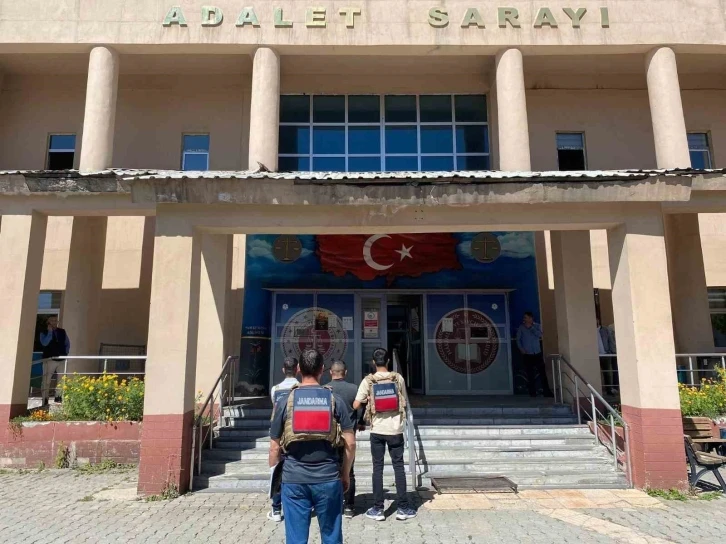 Hakkari’de hapis cezası bulunan 2 şahıs yakalandı
