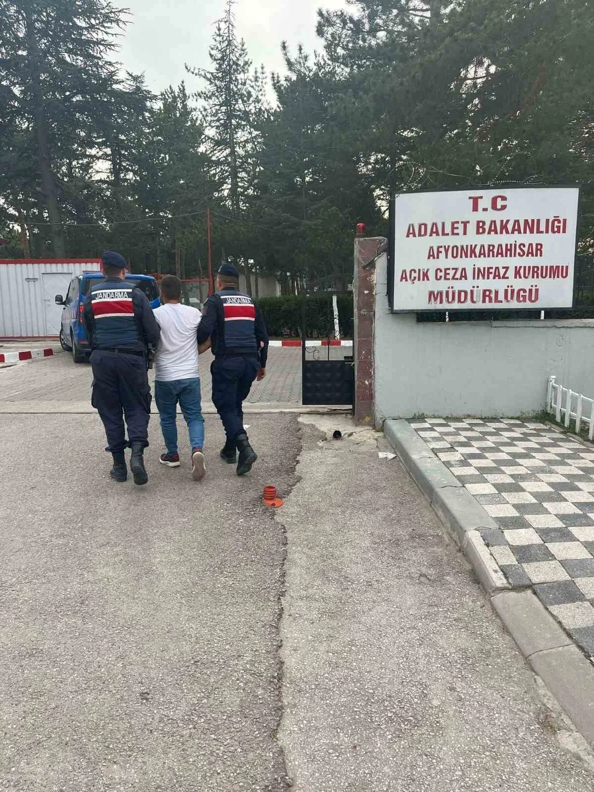 Hapis cezasıyla aranan şahsı jandarma yakaladı
