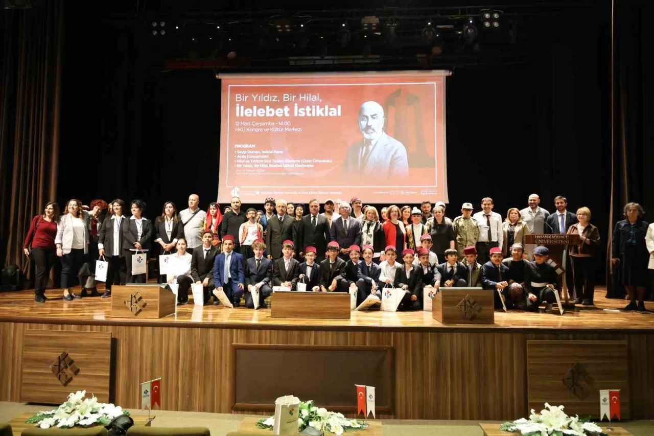 Hasan Kalyoncu Üniversitesi’nde &quot;Bir Yıldız, Bir Hilal, İlelebet İstiklal&quot; konferansı düzenlendi
