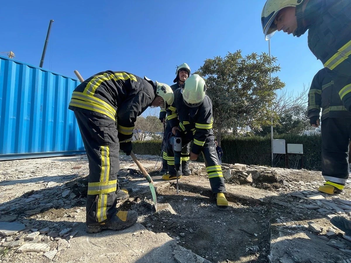 Hatay’da itfaiye personeline arama kurtarma eğitimi verildi
