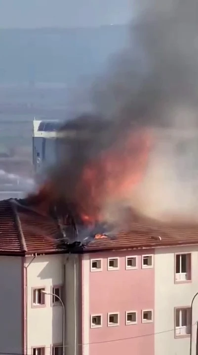 Hatay’ın Hassa ilçesinde okul yangını
