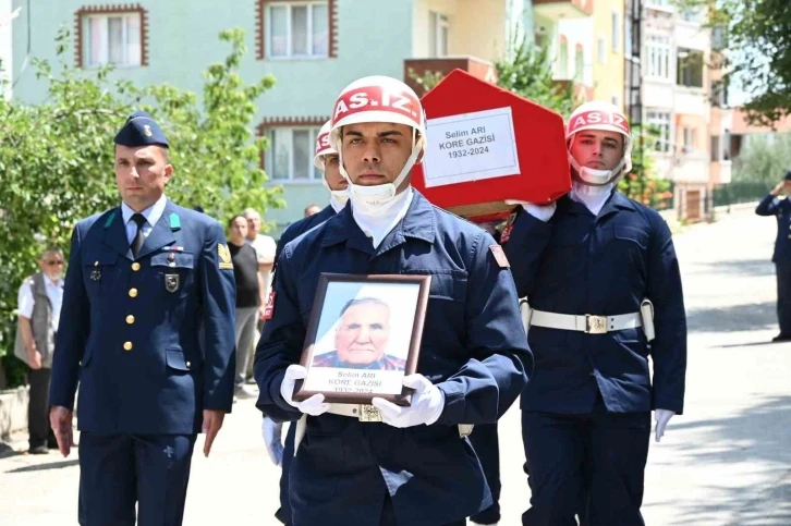 Hayatını kaybeden Bilecik’in son Kore gazisi ebediyete uğurlandı
