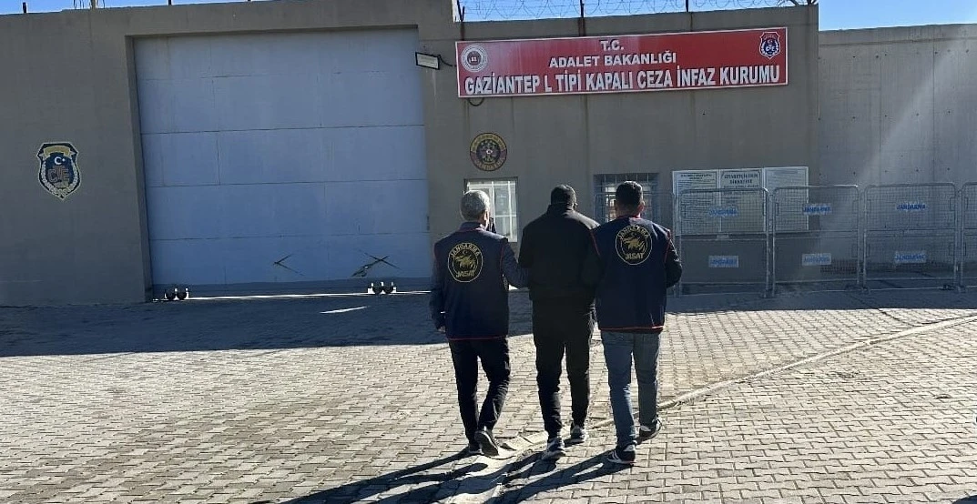 Hırsızlık suçundan kesinleşmiş cezası bulunan firari yakalandı
