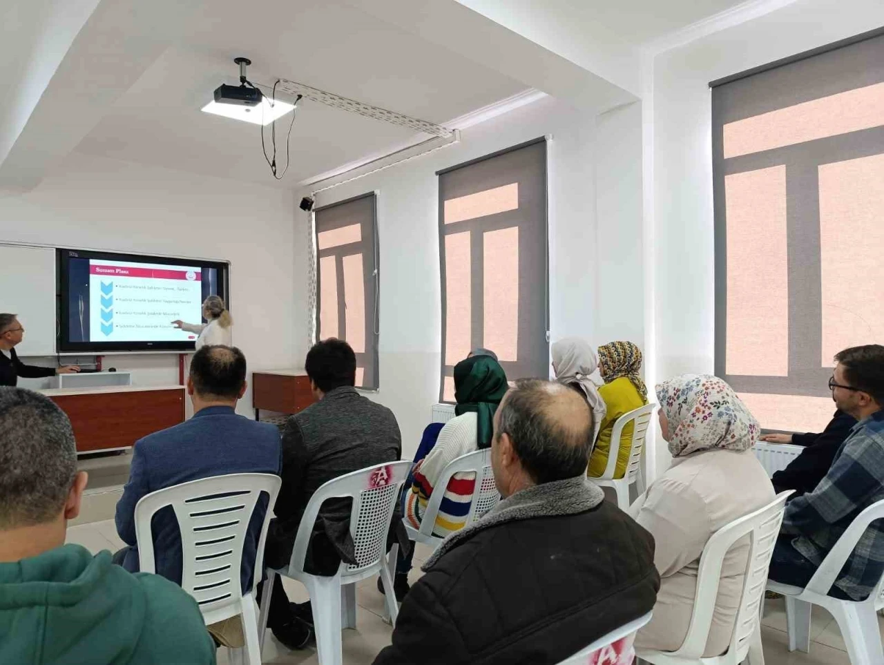 Hisarcık’ta “Kadına Yönelik Şiddetle Mücadele” konulu seminer
