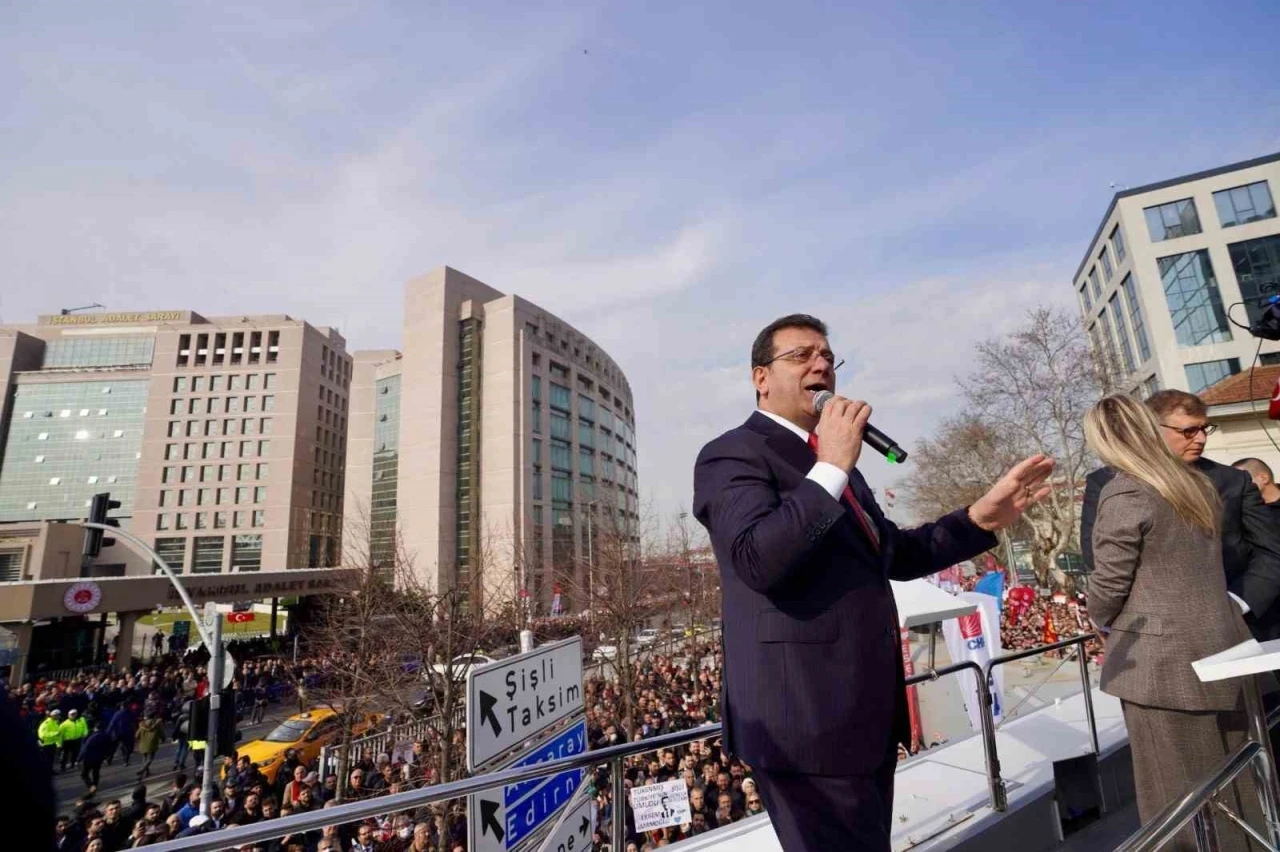 İBB Başkanı İmamoğlu hakkında başlatılan 2 ayrı soruşturma kapsamında İstanbul Adliyesine gelerek ifade verdi
