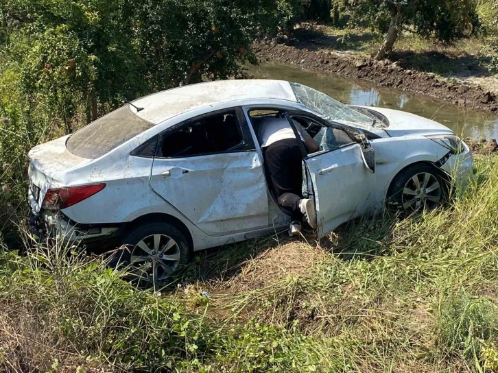 İki otomobil kafa kafaya çarpıştı: 5 yaralı
