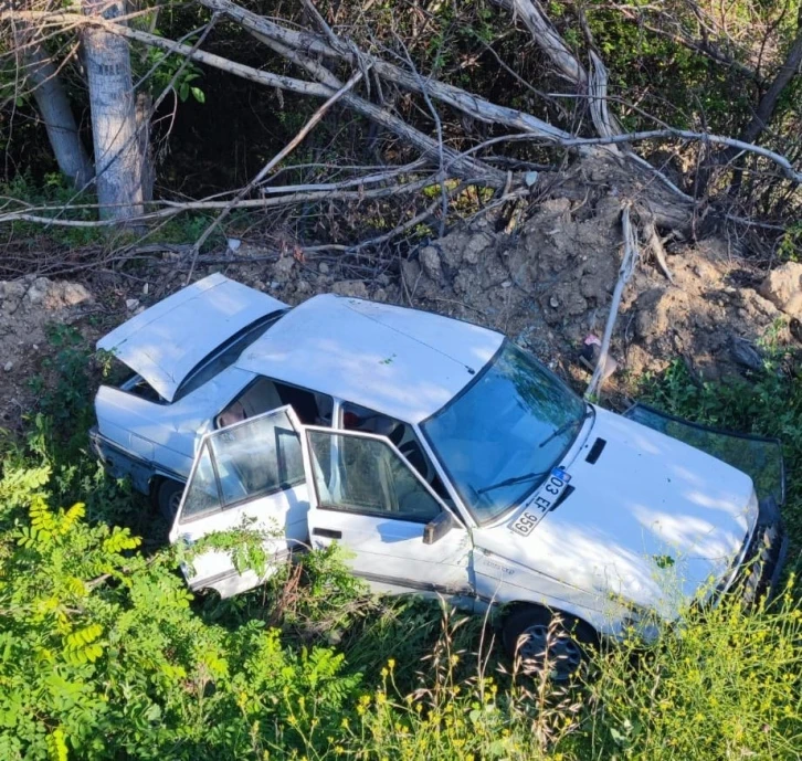 İki otomobilin çarpıştığı kazada 3 kişi yaralandı
