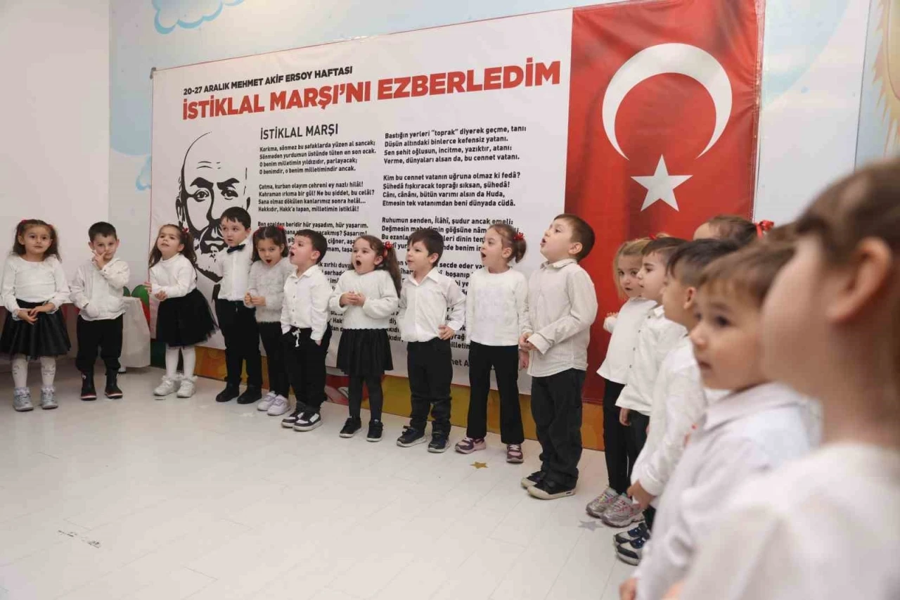 İlkadımlı minikler İstiklal Marşı ile duygulandırdı
