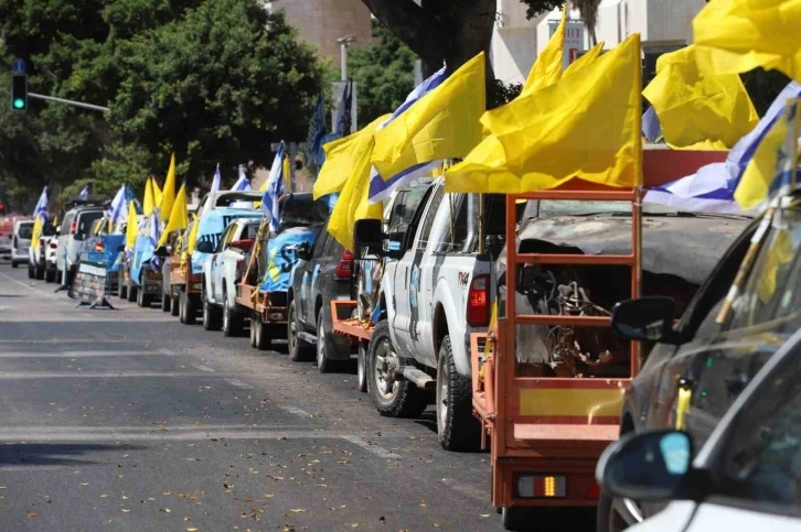 İsrail’de esir yakınlarından konvoylu protesto
