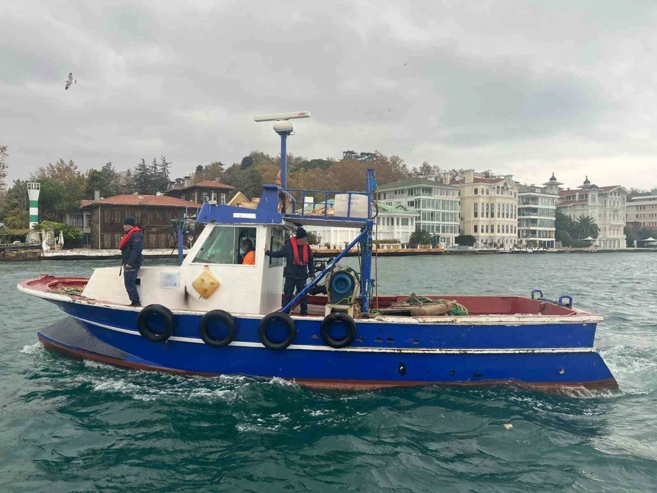 İstanbul Boğazı’nda yasa dışı avcılık yapanlar suçüstü yakalandı
