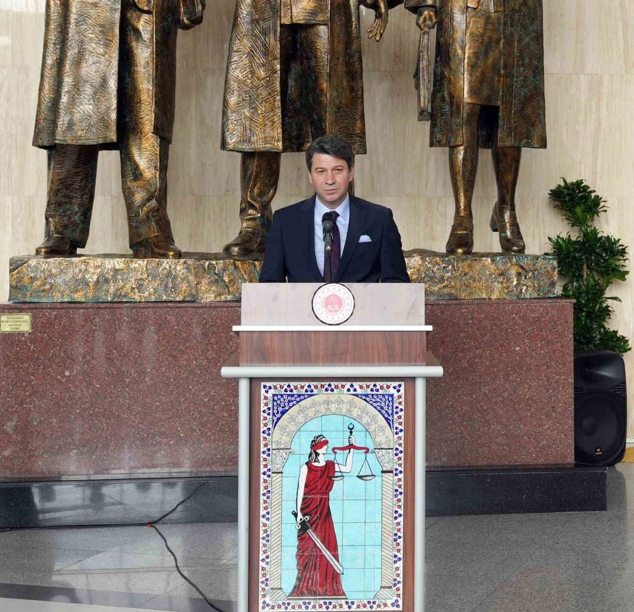 İstanbul Bölge Adliyesi Başkanlığı’na atanan Hazar Turan Alim’e Bakırköy Adliyesi’nde veda töreni
