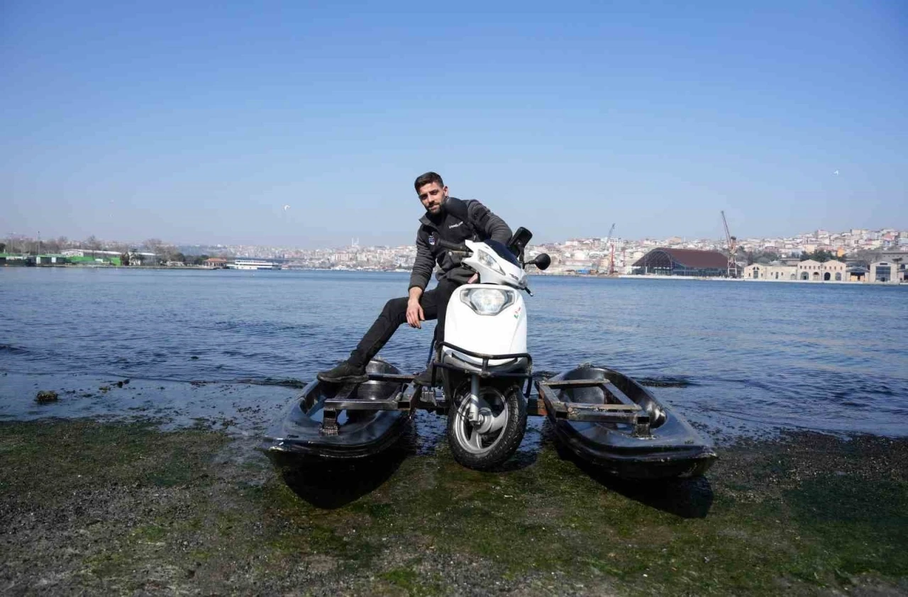 İstanbul’da hem denizde hem karada gidebilen motosiklet yaptı
