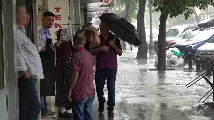 İstanbul’un Anadolu Yakasında yağmur etkisini gösteriyor
